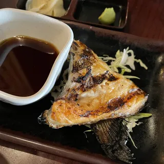 A19. Salmon Collar