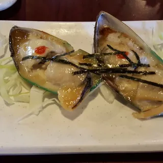 A10. 6 Baked Green Mussels