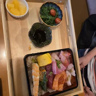 Chirashi bowl