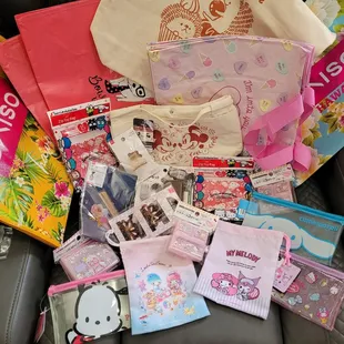 @Daiso Hawai&apos;i yesterday; 9/12/2022. My very lil Daiso haul. Didn&apos;t even buy any Snacks either? LOL! I&apos;ll end up giving 1/2 of these away.