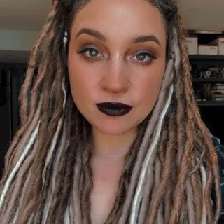 Mary J.