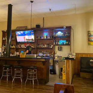 Full bar with drink specials!!