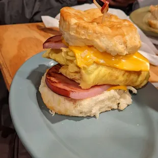 Breakfast sandwich