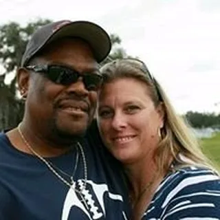 Sandra R.