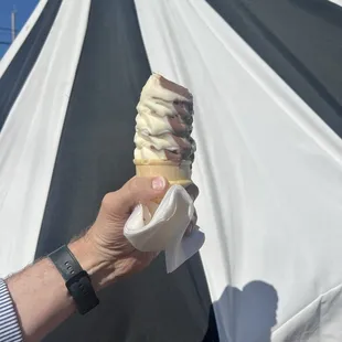 Swirl cone