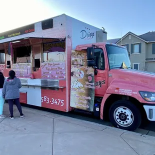 03.17.22  "Thursday Dinner" food truck at Valley Oak Park in Hamptons/North Natomas