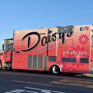03.17.22  "Thursday Dinner" food truck at Valley Oak Park in Hamptons/North Natomas