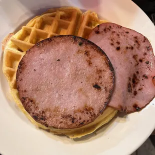 Waffle w ham