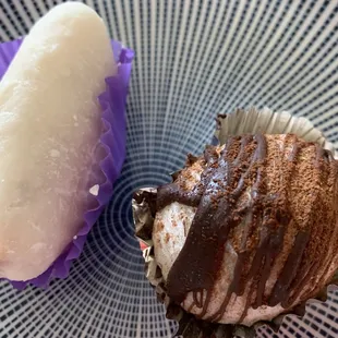 Fresh peach mochi (L) and strawberry/chocolate mochi (R)