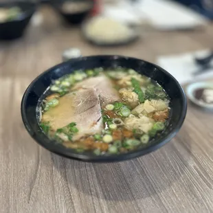 Hu Tieu Wonton Xa Xiu: rice noodle soup w/bbq pork &amp; wontons