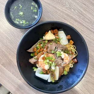 1) Mì Khô Dầu Hào Thập Cẩm (Xá Xíu, Tim, Gan, Tôm, Mực &amp; Cá Viên) ($12.99)