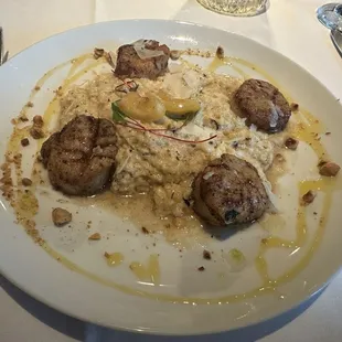 Scallops with cauliflower mash