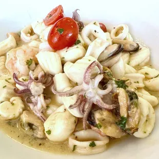 pasta dish, pasta, food