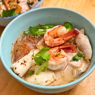 ramen and noodles, food