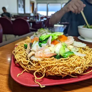 combo crispy noodles $16