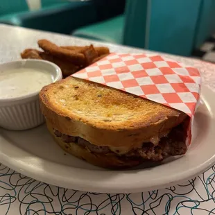Patty melt with zucchini