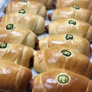 Jumbo spicy jalapeño sausage rolls NOT a regular cheap hotdog, an actual sausage inside!