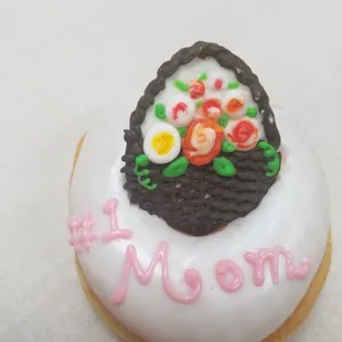 #1 mom delicious Mother's Day donut