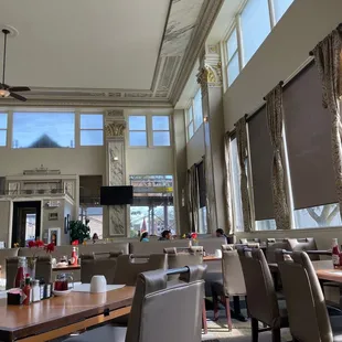 Loves the inside. Airy, comfortable and chill.