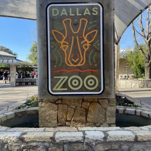 Dallas Zoo welcome sign
