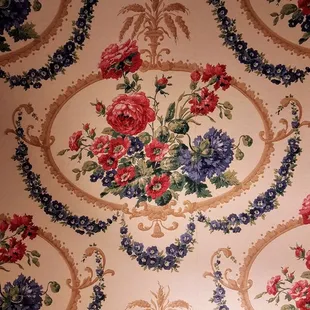 Inspirational wallpaper ideas for our next remodeling project! ;-)