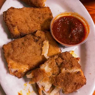 Mozzarella Sticks &quot;fried cheese&quot;