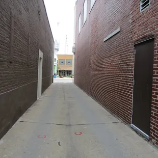 alley where the action happened (next to the museum)
