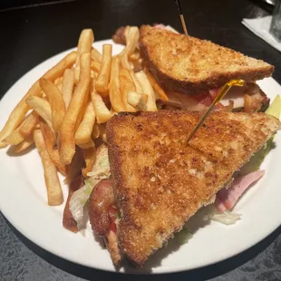 Dalts Club Sandwich with French Fries