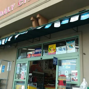 There's a lot to choose from here. If you're in a rush this is the perfect pit stop.