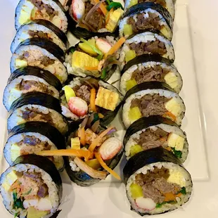 Delicious and cheap gimbap,left:tuna, right:beef bungogi gimbap