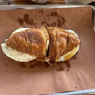 Croissant sandwich with brisket &amp; egg