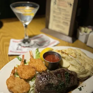 Damon&apos;s surf and turf with fried shrimp.