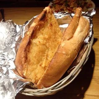 Damon's Famous Garlic Toast