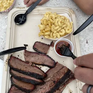 1 lb brisket and Mac and cheese