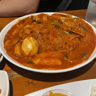 Spicy Rice Cakes with Korean Chewy Noodle
