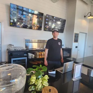 Rotating California Beers on tap. We had a great experiece here.