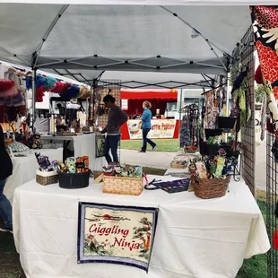 Love the hand seen stuff here