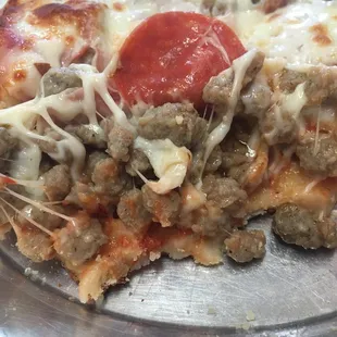 The toppings are just run of the mill precooked dog food type meats. Nothing special.