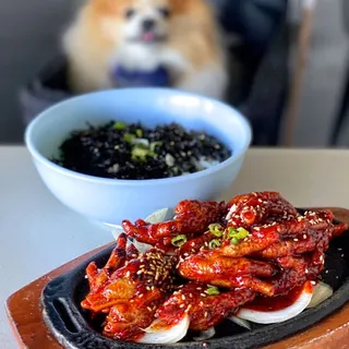 Spicy Chicken Feet with Rice