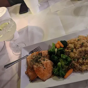 Salmon rice and veggies with a margarita and water