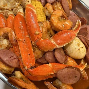 1/2 pound crab legs,sausage,corn,potatoes... highly recommended