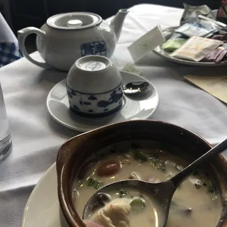 Tom Kha