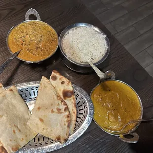 Neelgiri with chicken was my favorite and Dal Makhani was decent. Loved the Naan!