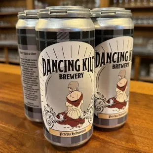 Perchta Hefeweizen - This weissbier is a straw colored​ wheat beer with a hazy appearance that has the characteristic banana and clove aroma