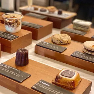 pastry menu counter: s'more, canele, breakfast granola, cookie, big mac (08/2023)