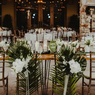 Modern Farm Table rental. Photo http://hannahcostello.com/