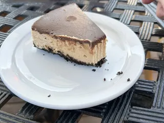 Ainsley's Cafe & Harbor Bar