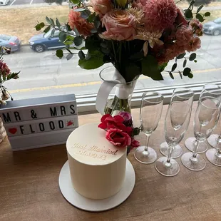 Custom wedding cake with flowers