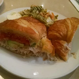 Smoked Turkey, Avocado & Tomato Sandwich