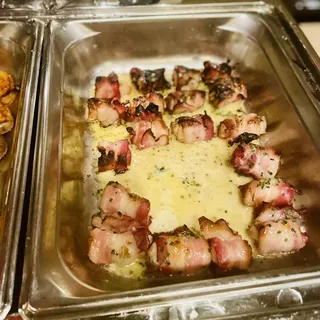 BACON-WRAPPED NEW BEDFORD SCALLOPS